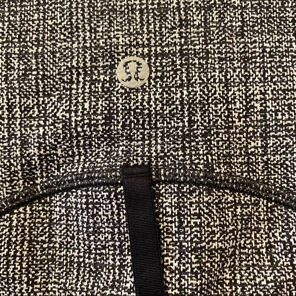 Lululemon Define Jacket in Black & White Herringbone Print Sz 6 - Picture 15 of 15